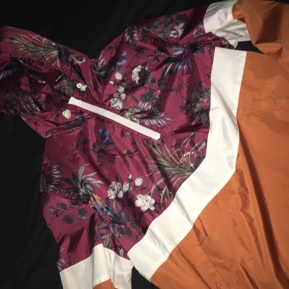 Windbreaker - Picture 3 of 4